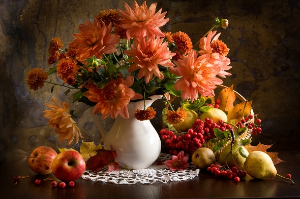 Flowers for an Autumn Table Centerpiece